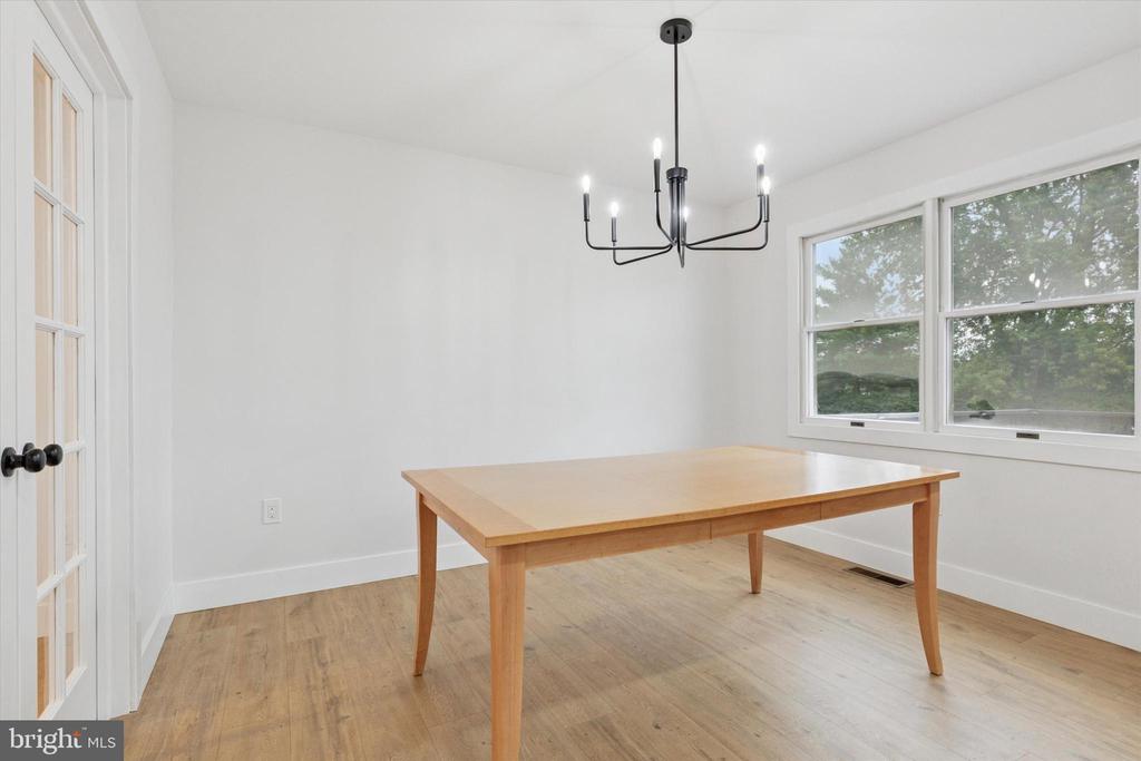 1333 JEFFREY LANE