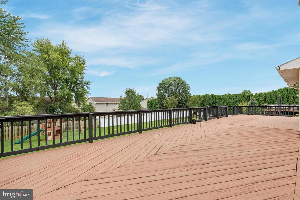 1333 JEFFREY LANE