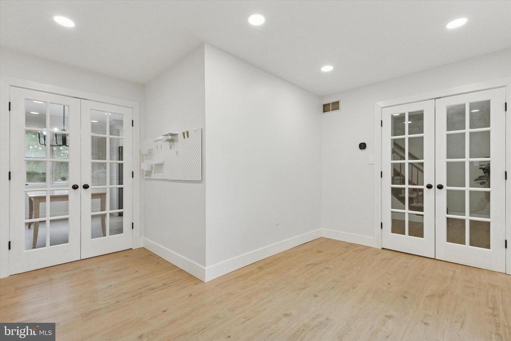 1333 JEFFREY LANE