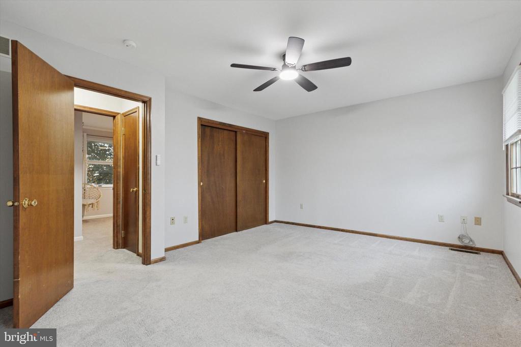 1333 JEFFREY LANE