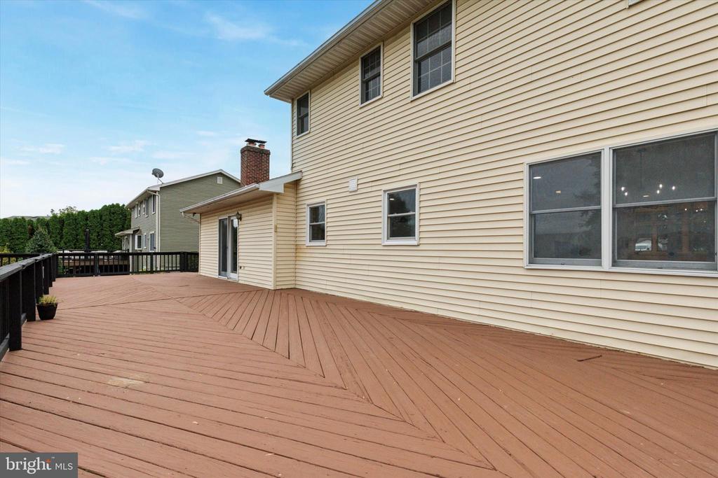 1333 JEFFREY LANE