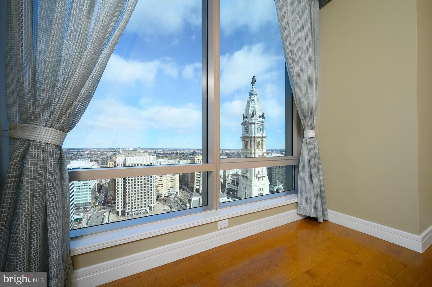 1414 S Penn Sq #31f