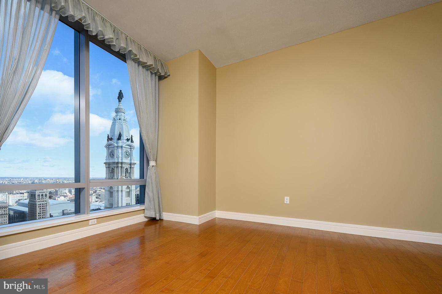 1414 S Penn Sq #31f