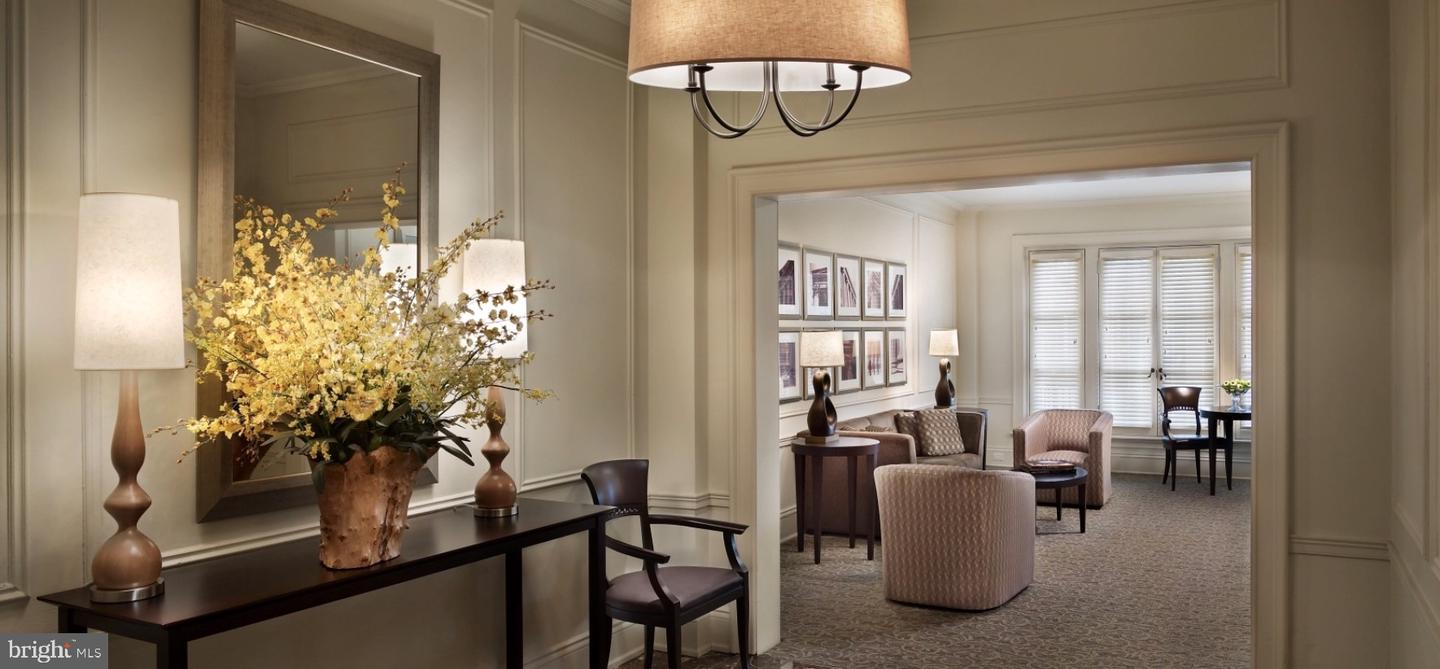 135 S 18th St #1blibrary