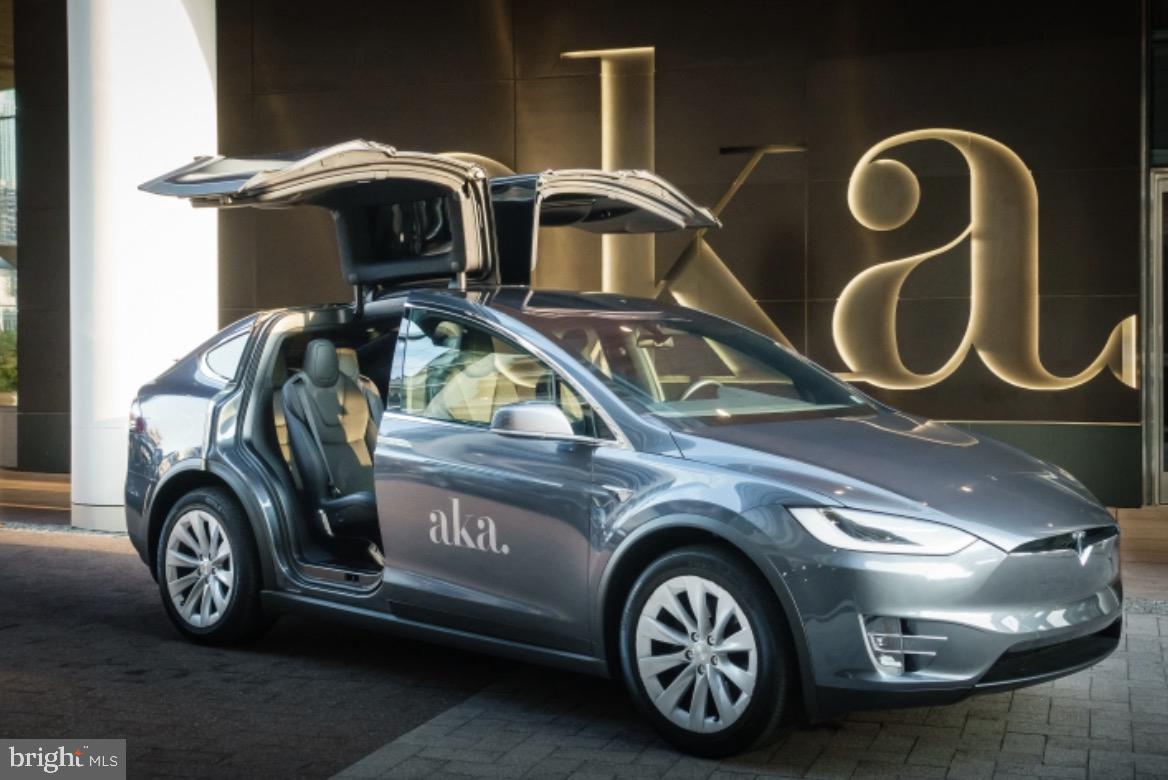 135 S 18th St #1blibrary