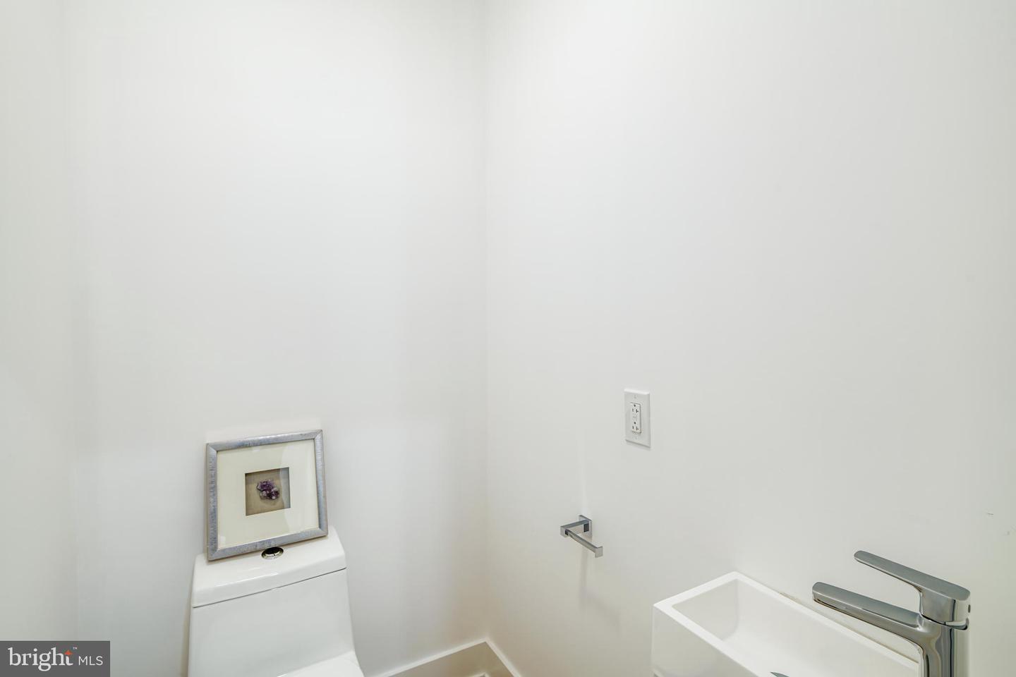 1740 N Hope St #1