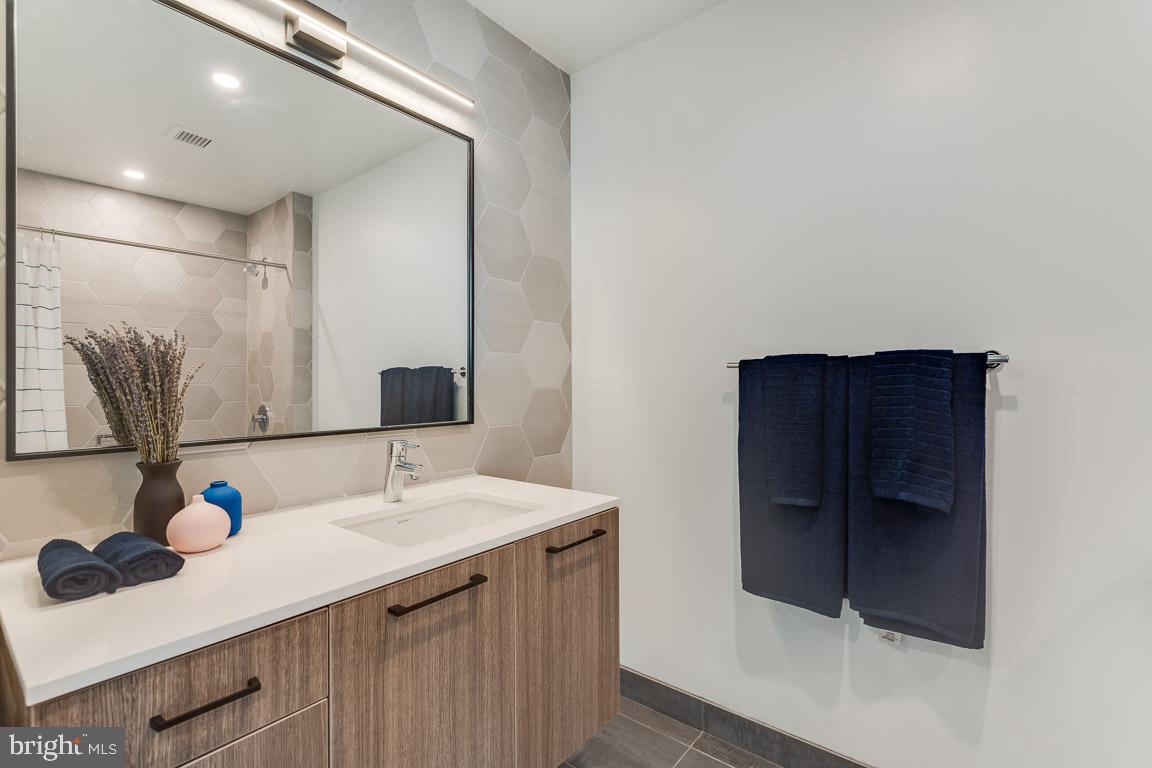 1300 Fairmount Ave #1b-914