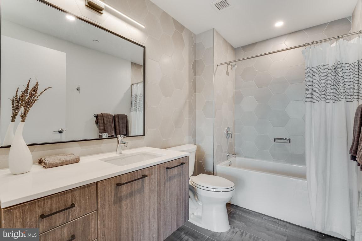 1300 Fairmount Ave #1b-914