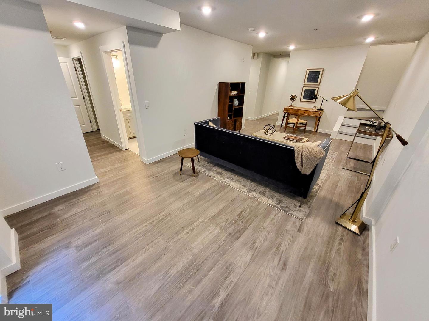 1617-19 Ridge Ave #M