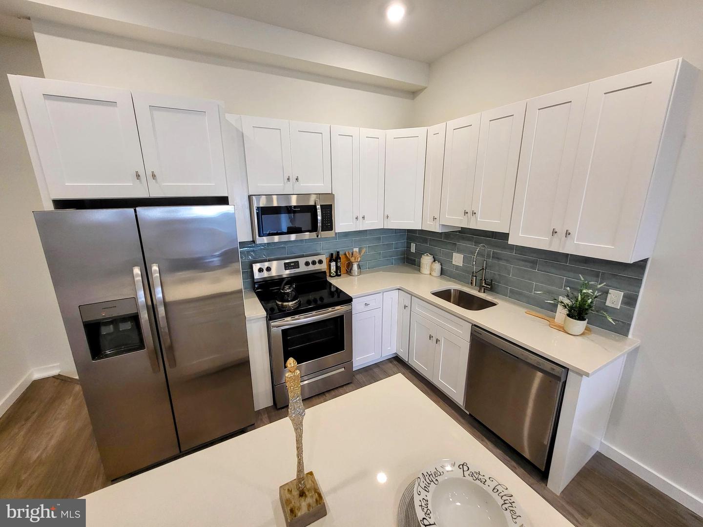 1617-19 Ridge Ave #M