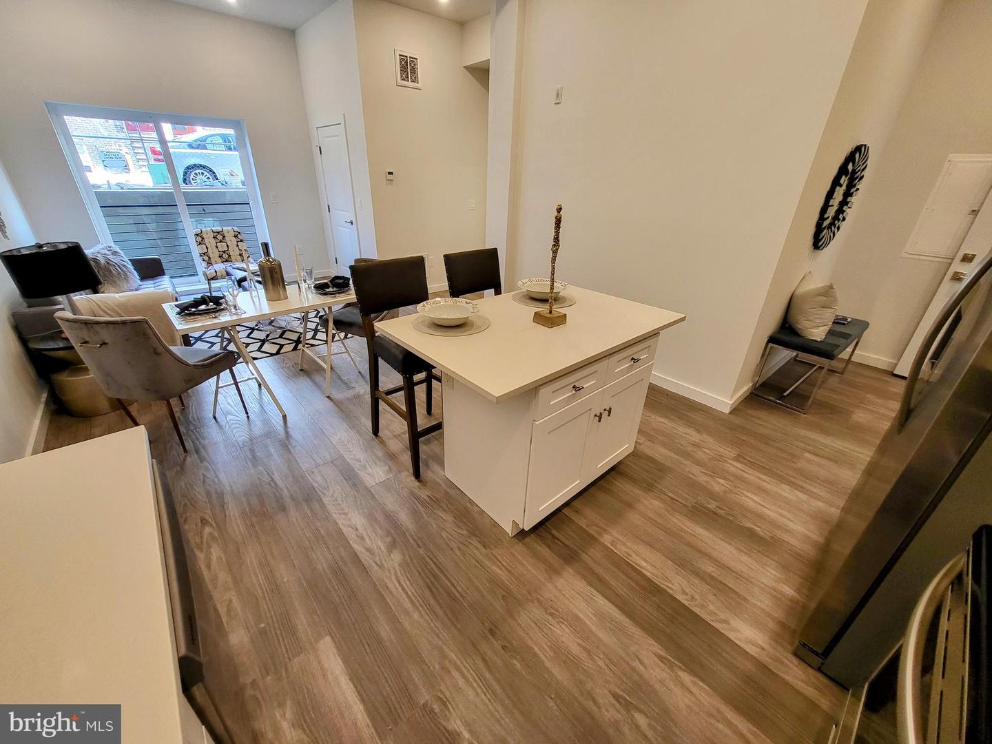 1617-19 Ridge Ave #M