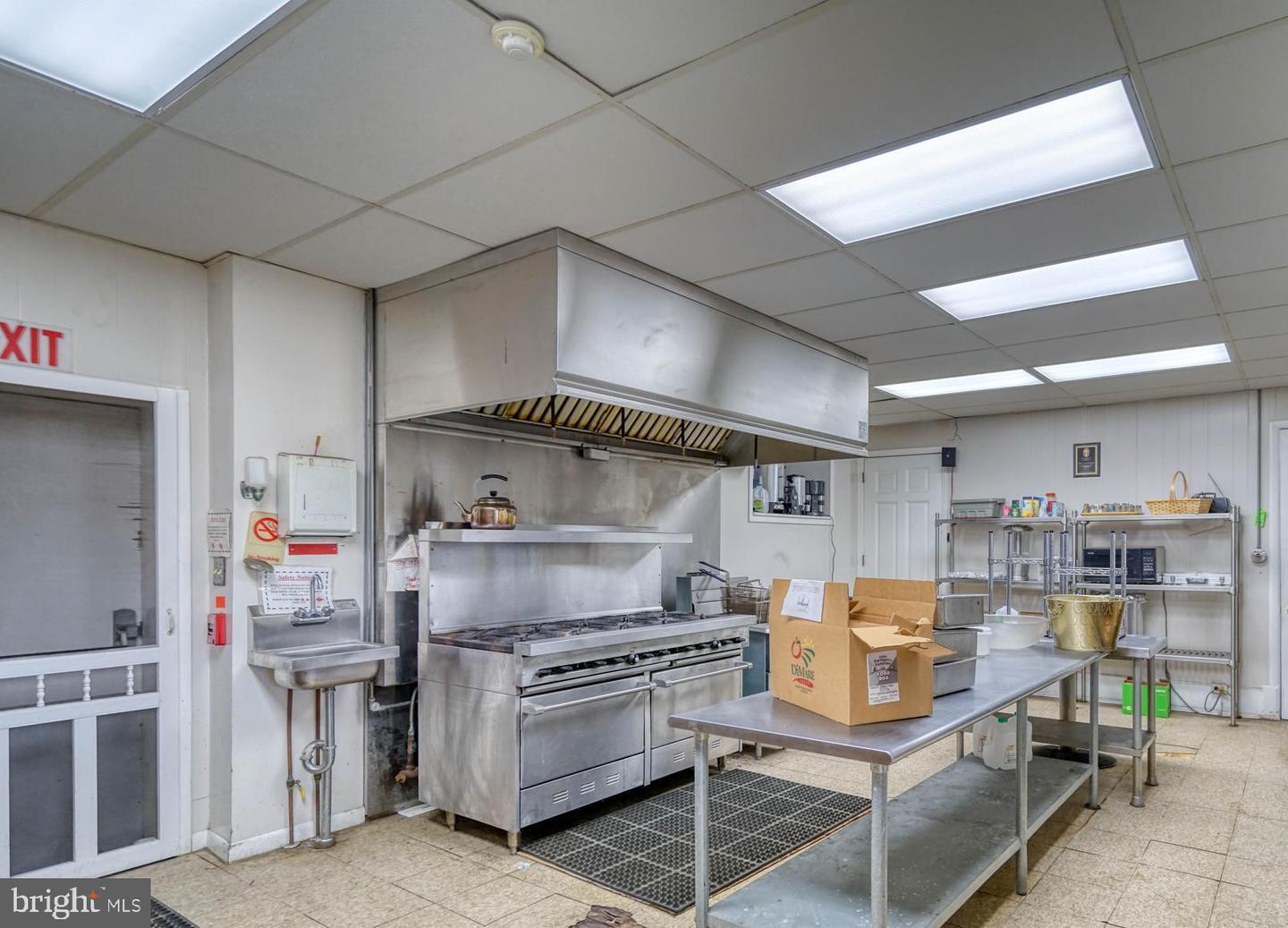 2030-40 Christian St