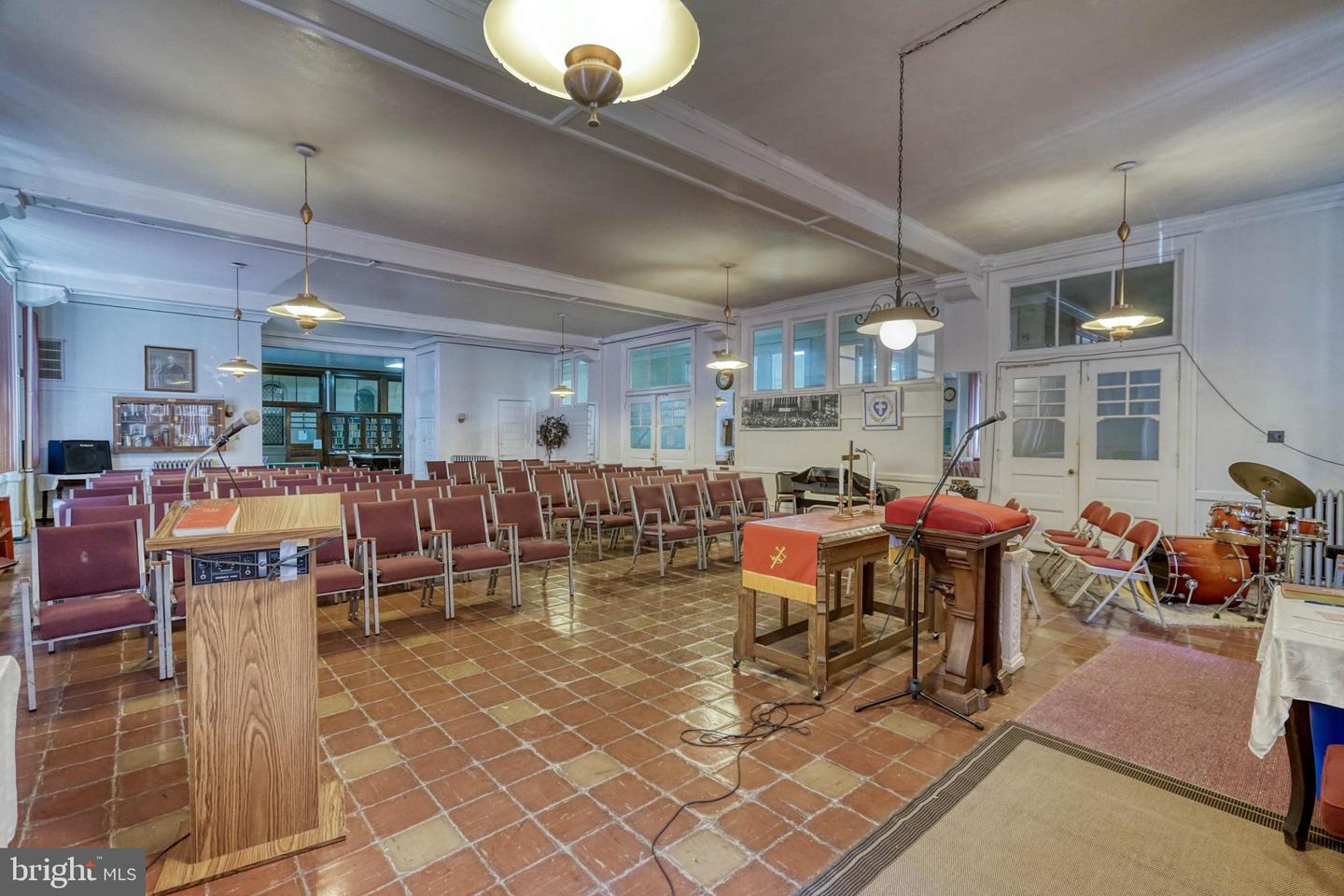 2030-40 Christian St