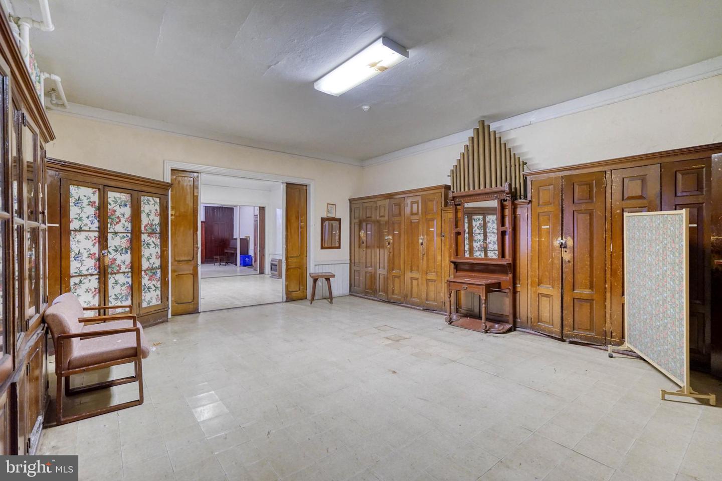 2030-40 Christian St