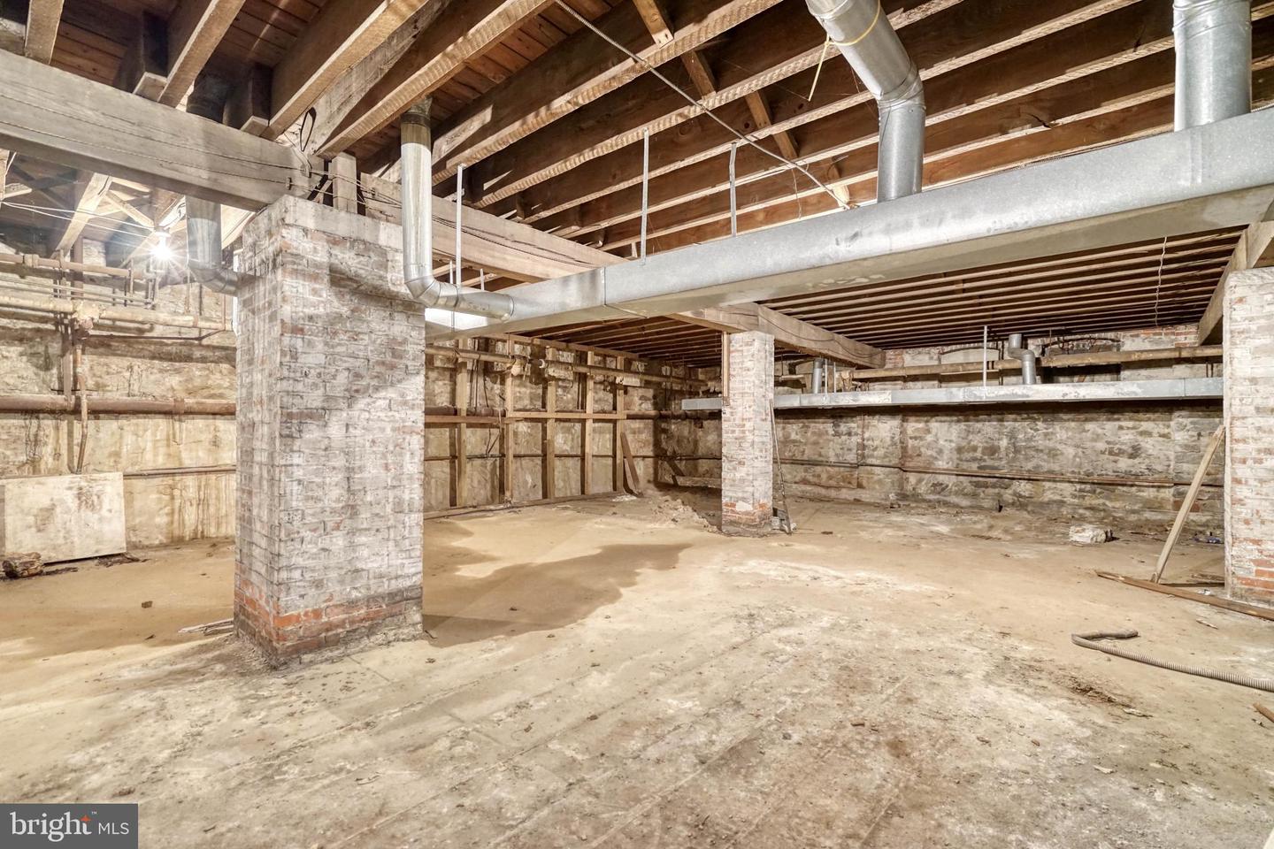 2030-40 Christian St