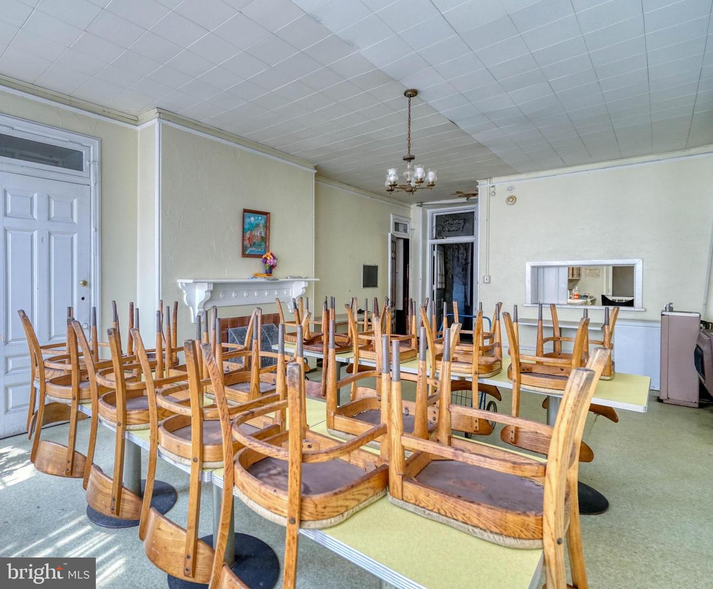 2030-40 Christian St