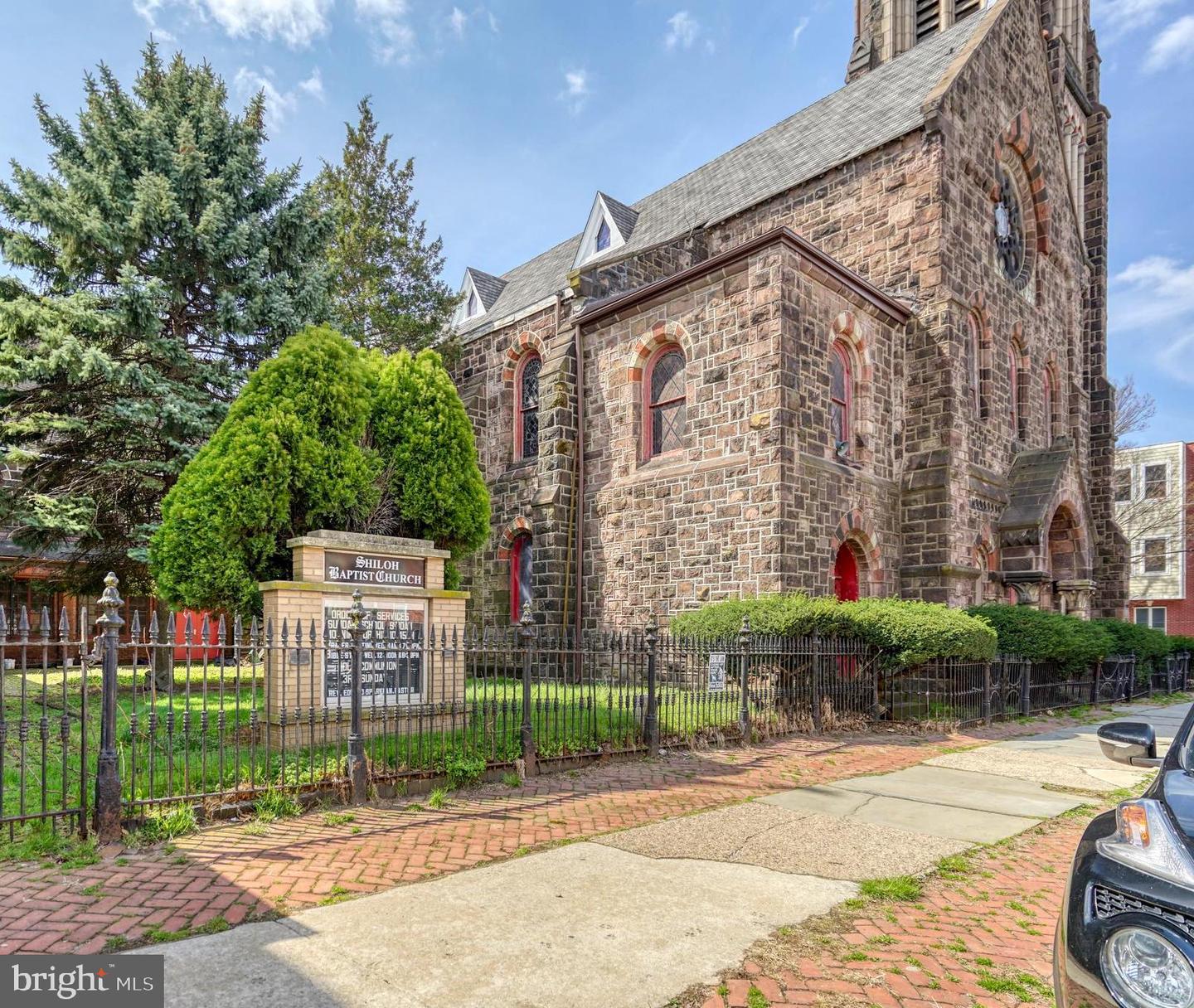 2030-40 Christian St