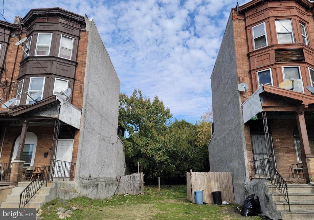 1127 W Erie Ave