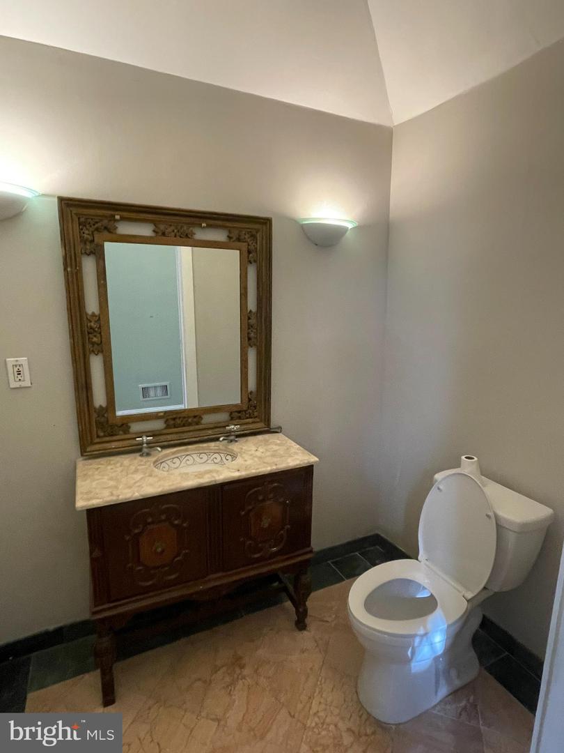 934 E Moyamensing Ave #1st Floor