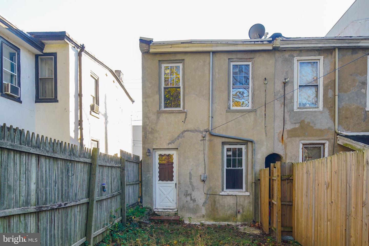 169 W Price St