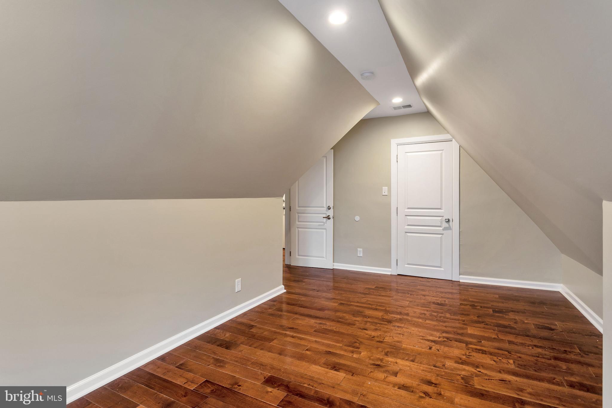 1113-15 N 63rd St