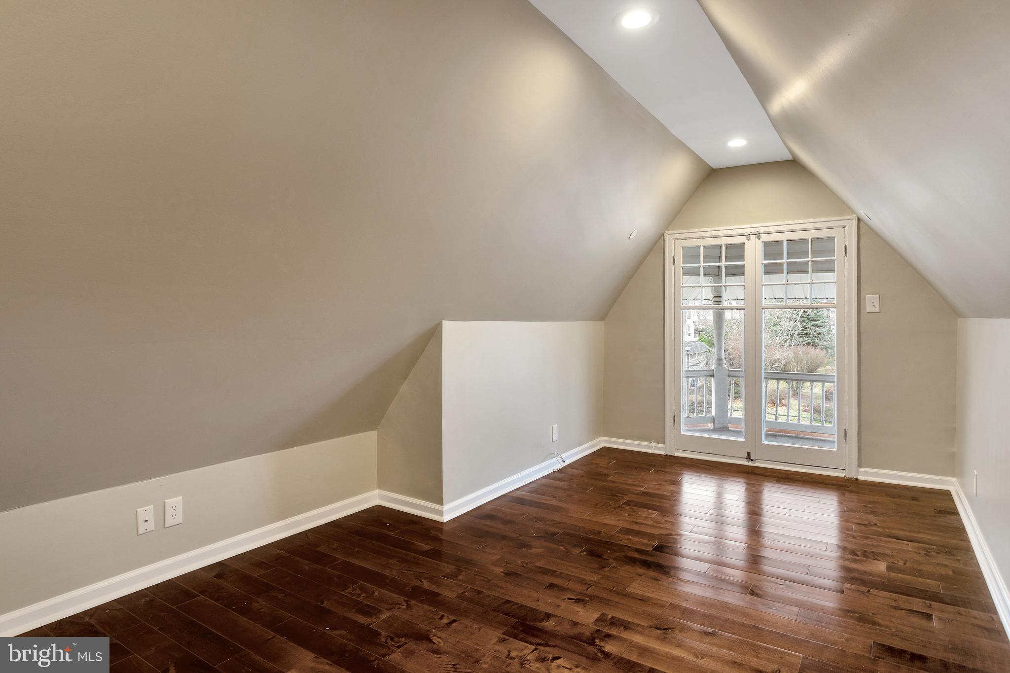 1113-15 N 63rd St