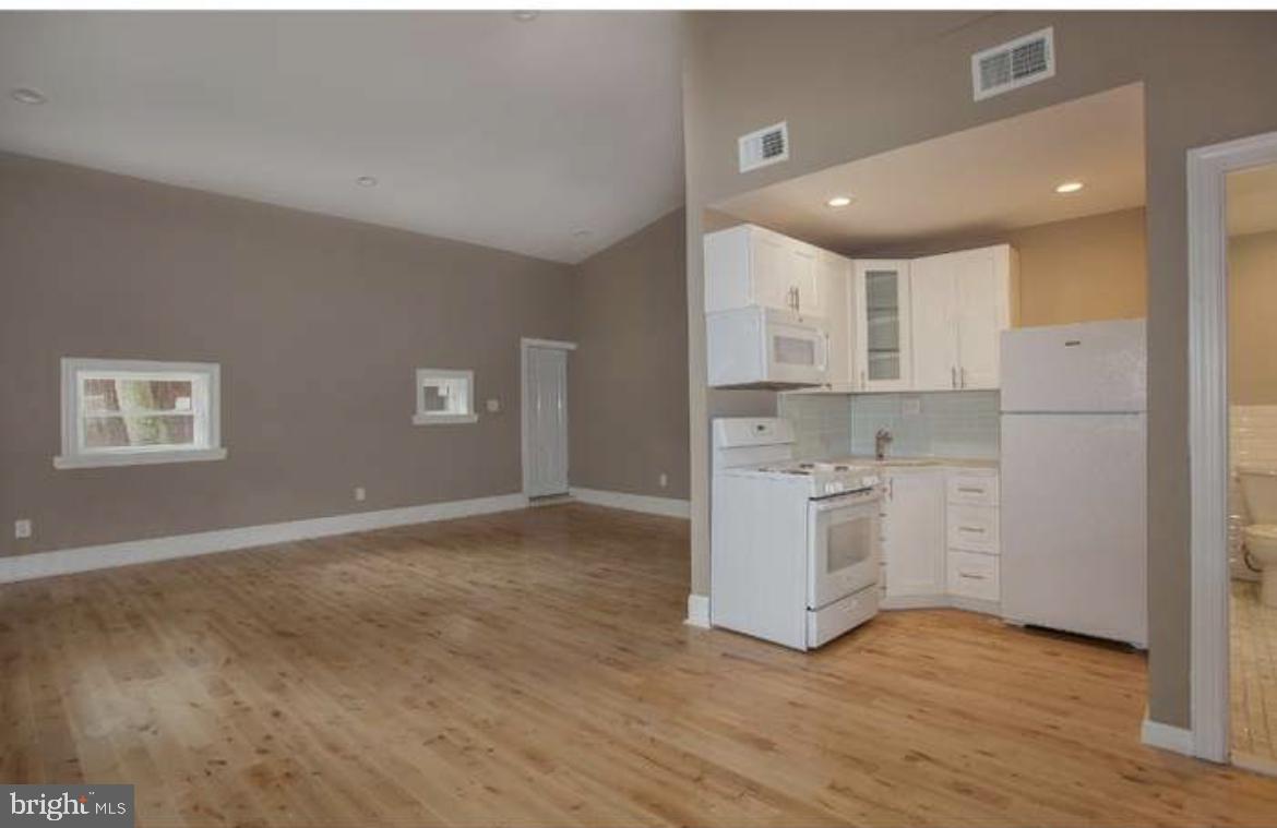 1113-15 N 63rd St