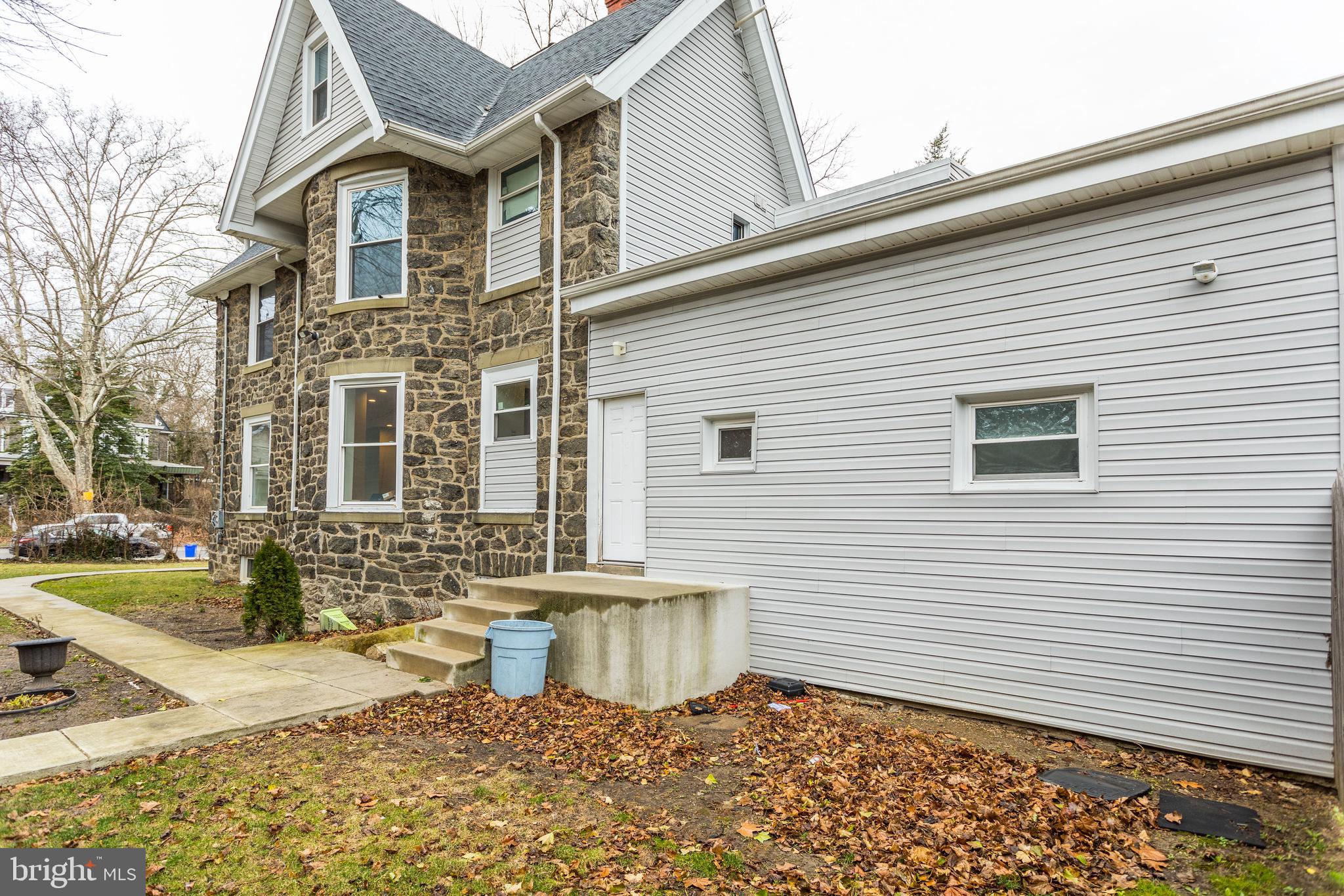 1113-15 N 63rd St