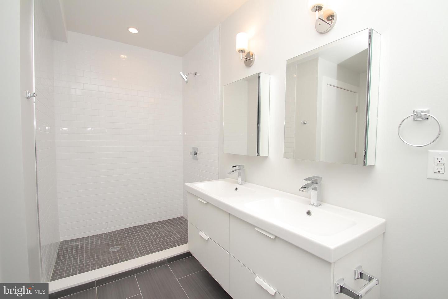 220-24 S 3rd St #203