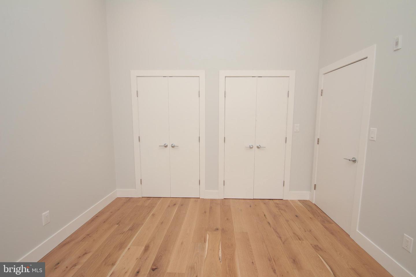 220-24 S 3rd St #203