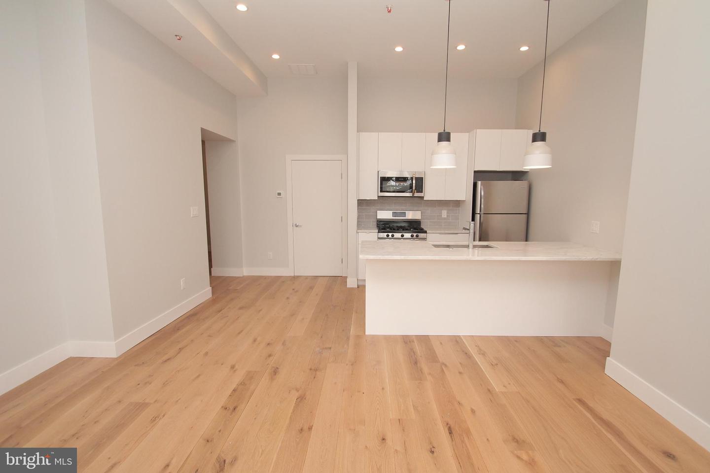 220-24 S 3rd St #203