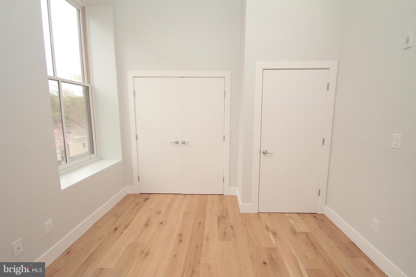 220-24 S 3rd St #203