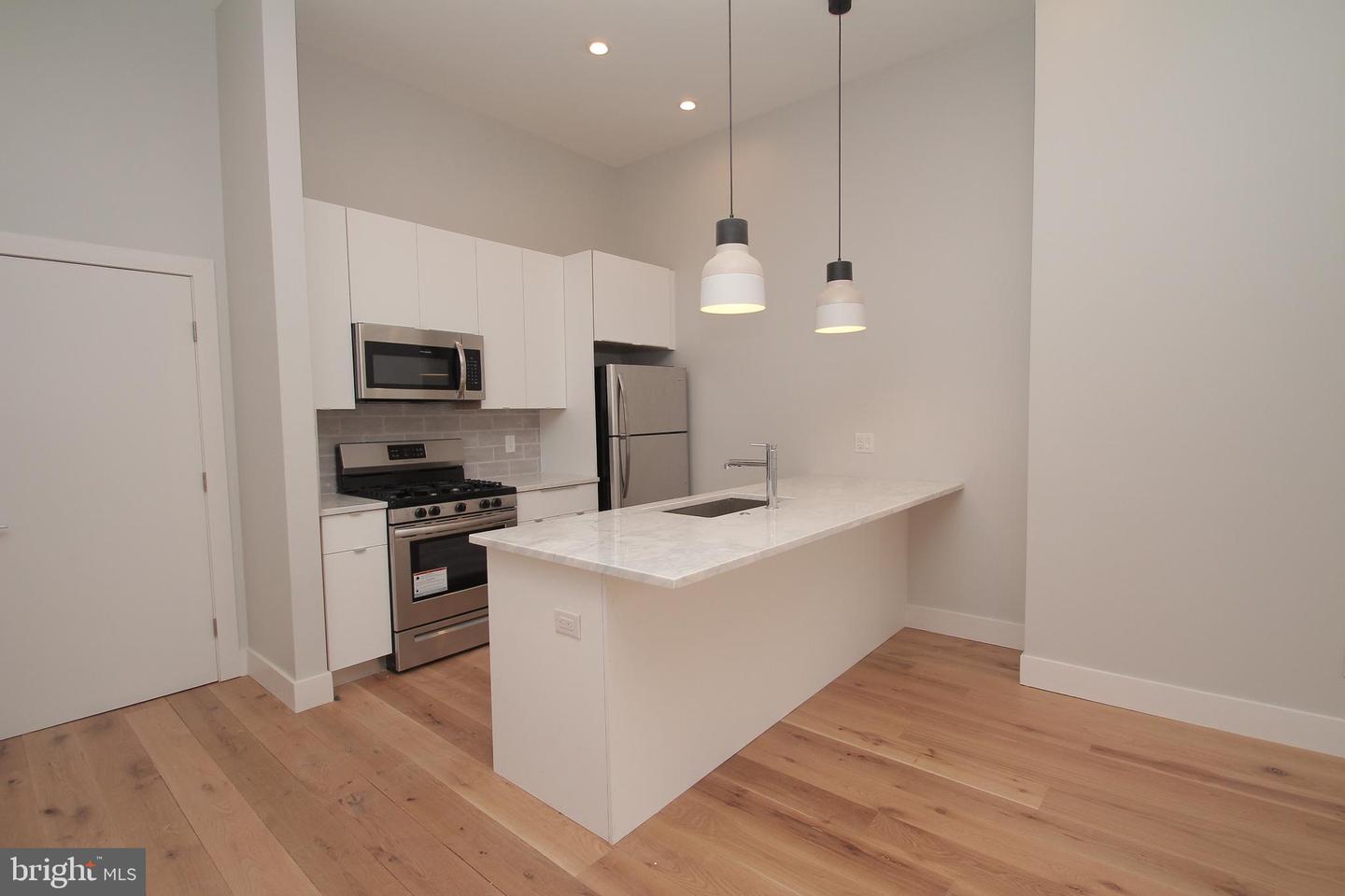220-24 S 3rd St #203