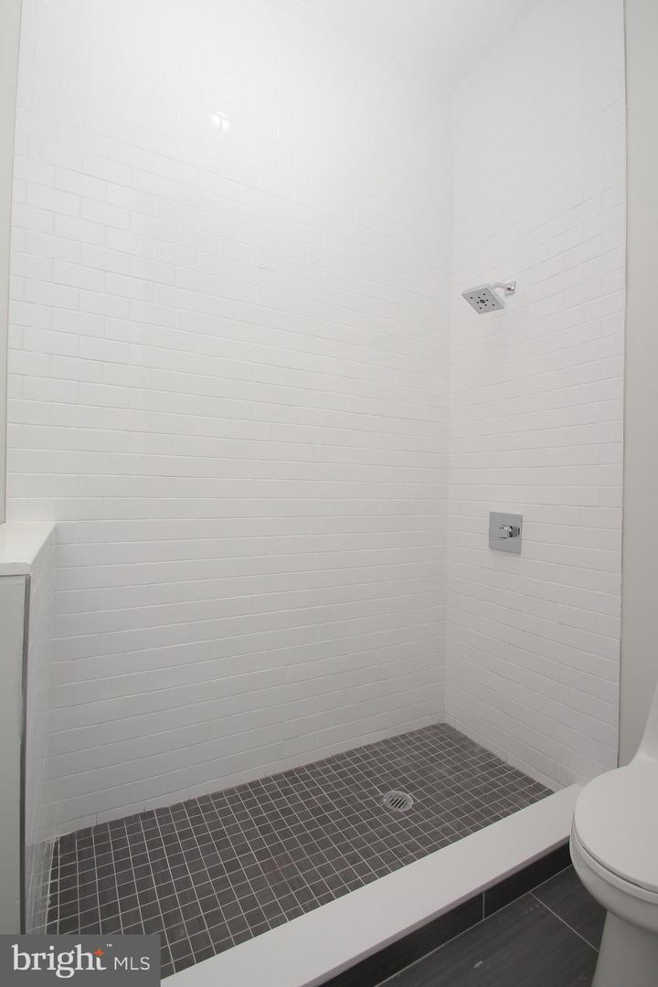 220-24 S 3rd St #203