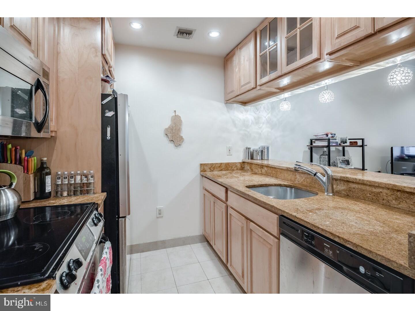 1601 Spring Garden St #404