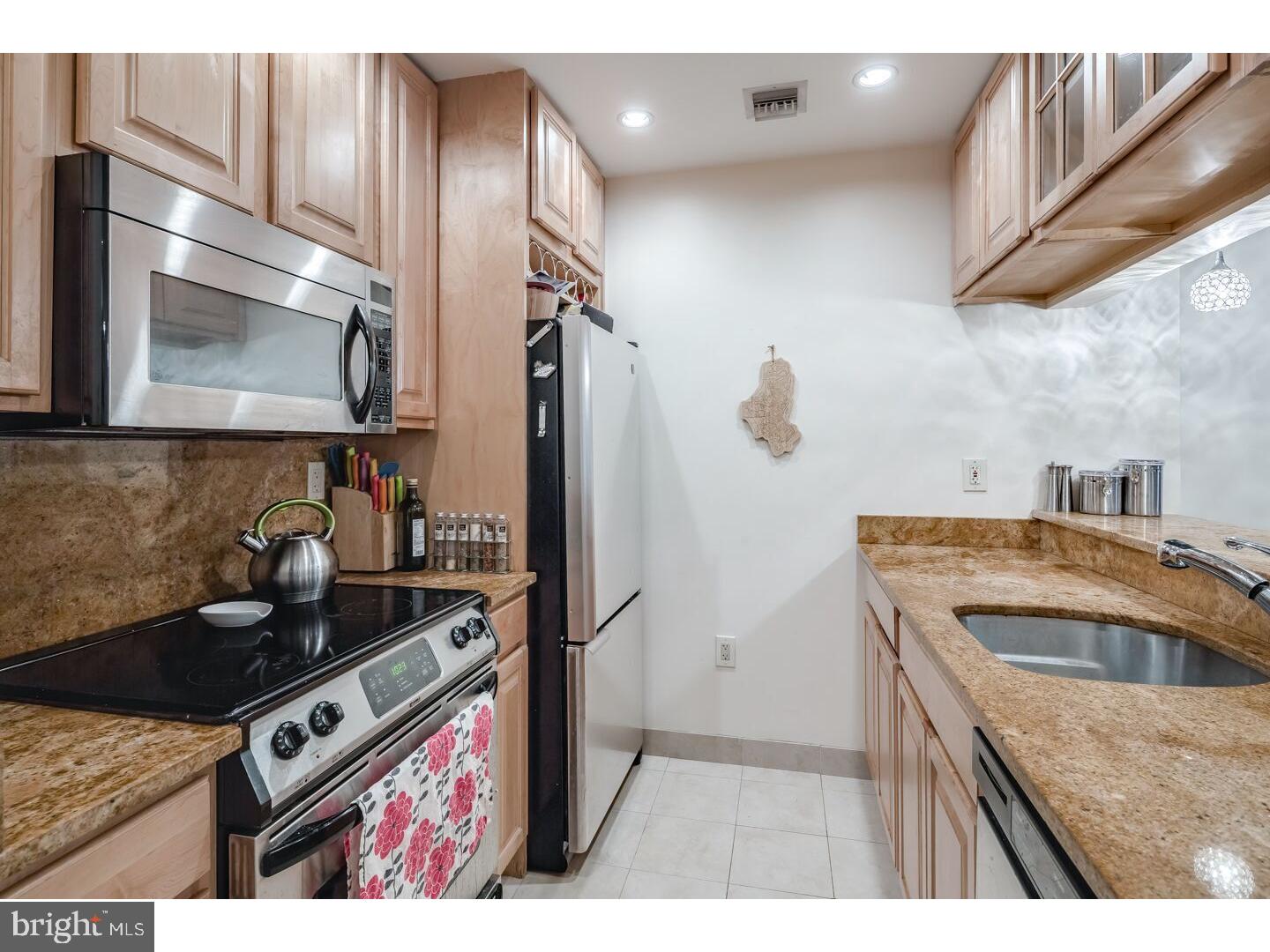 1601 Spring Garden St #404