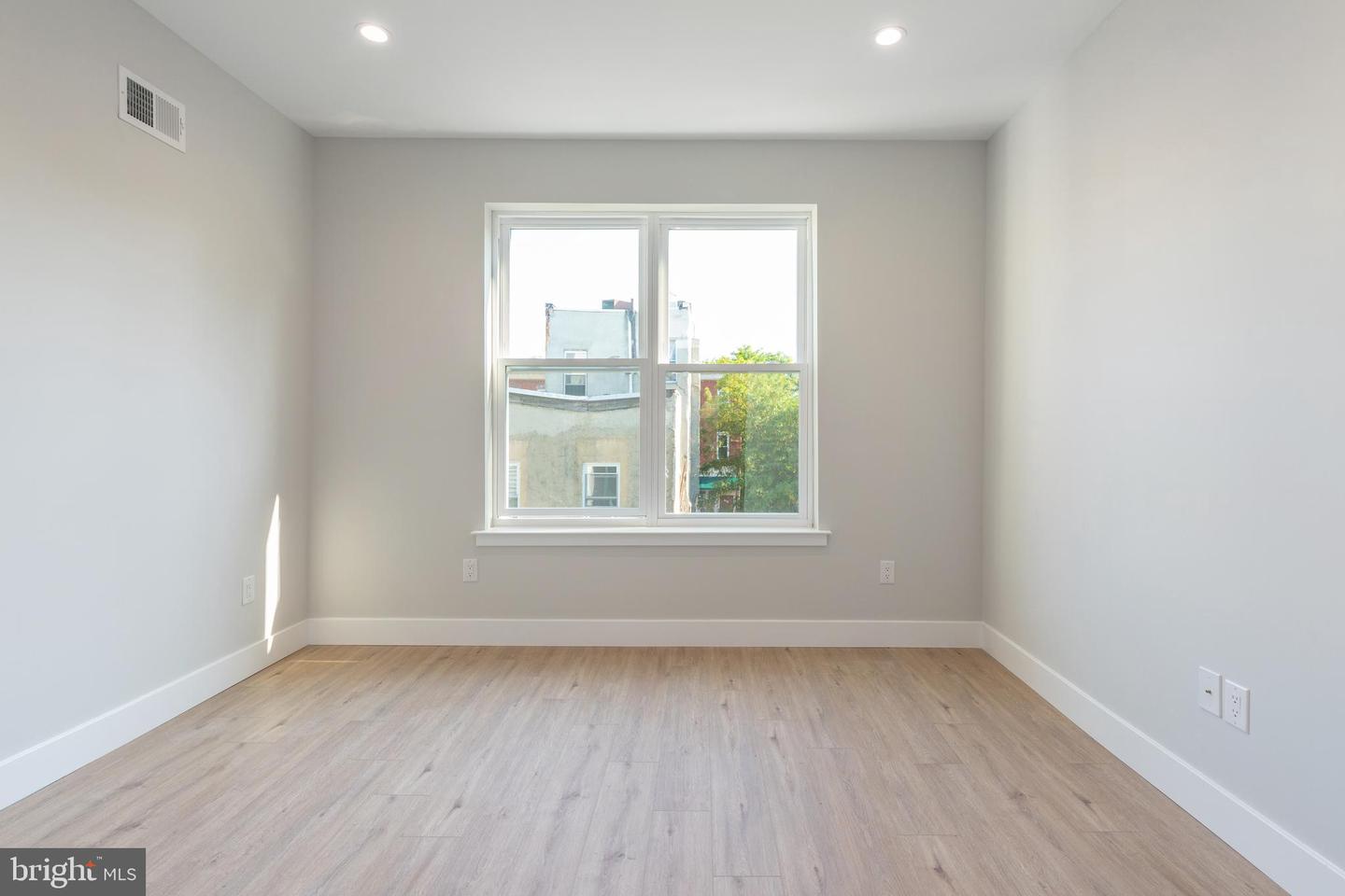 1641 French St