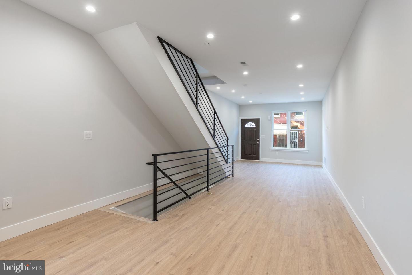 1641 French St