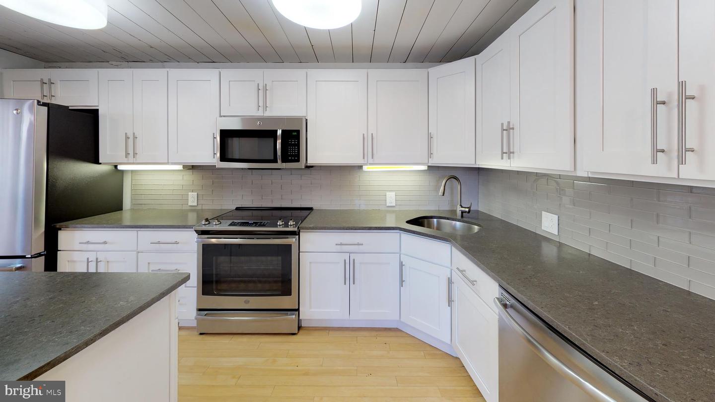 2300 Walnut St #3b2.5ba