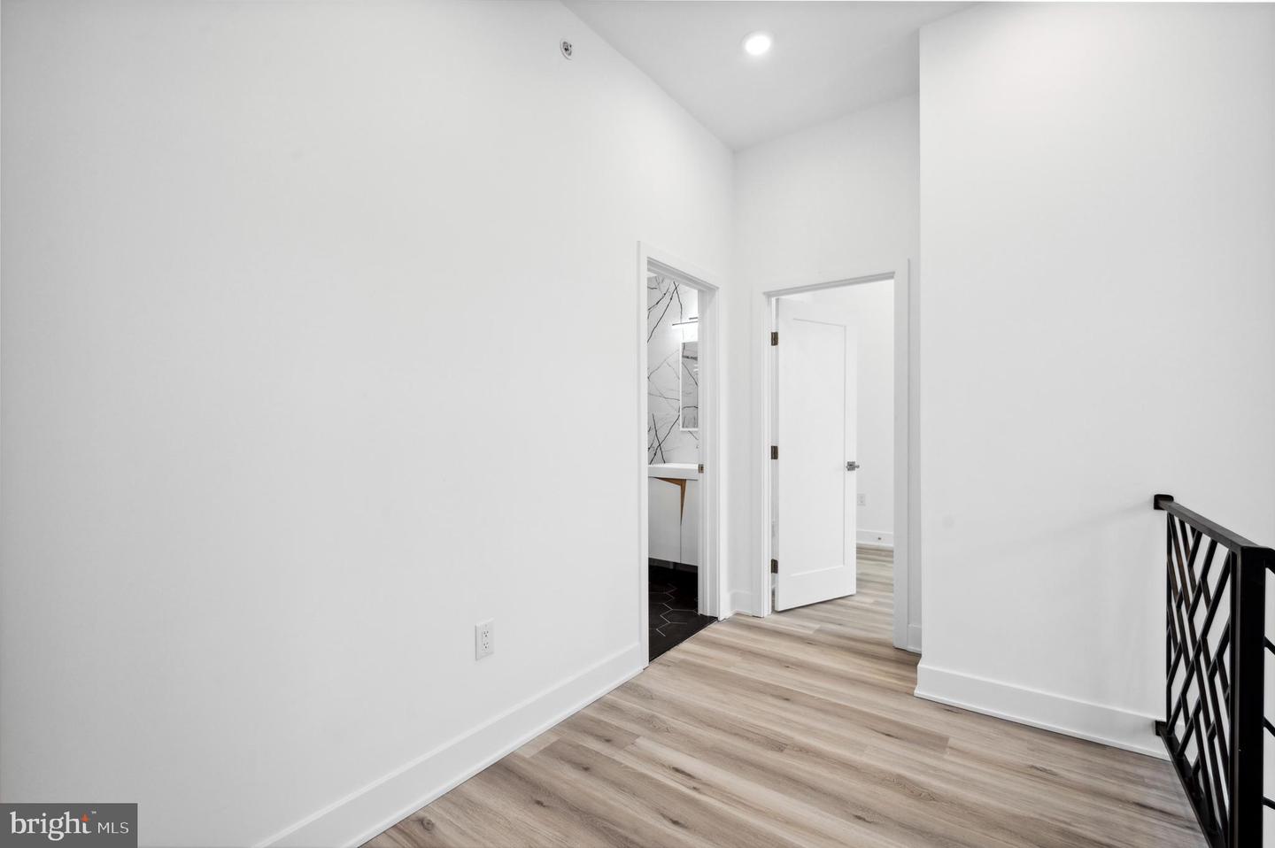 2301 GRAYS FERRY AVE #4