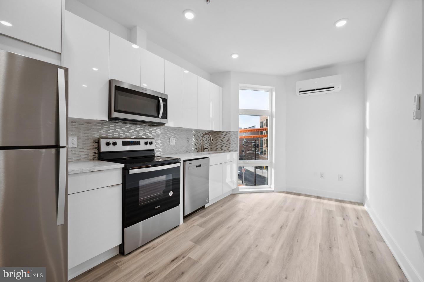 2301 GRAYS FERRY AVE #4