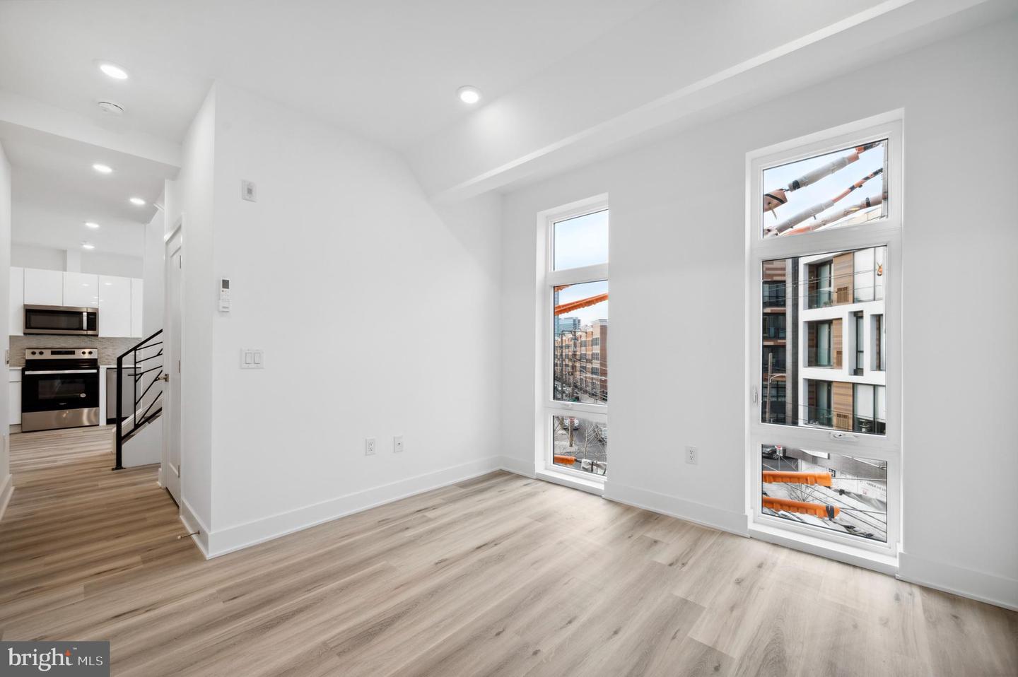 2301 GRAYS FERRY AVE #4