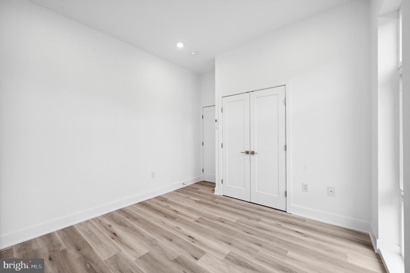 2301 GRAYS FERRY AVE #4