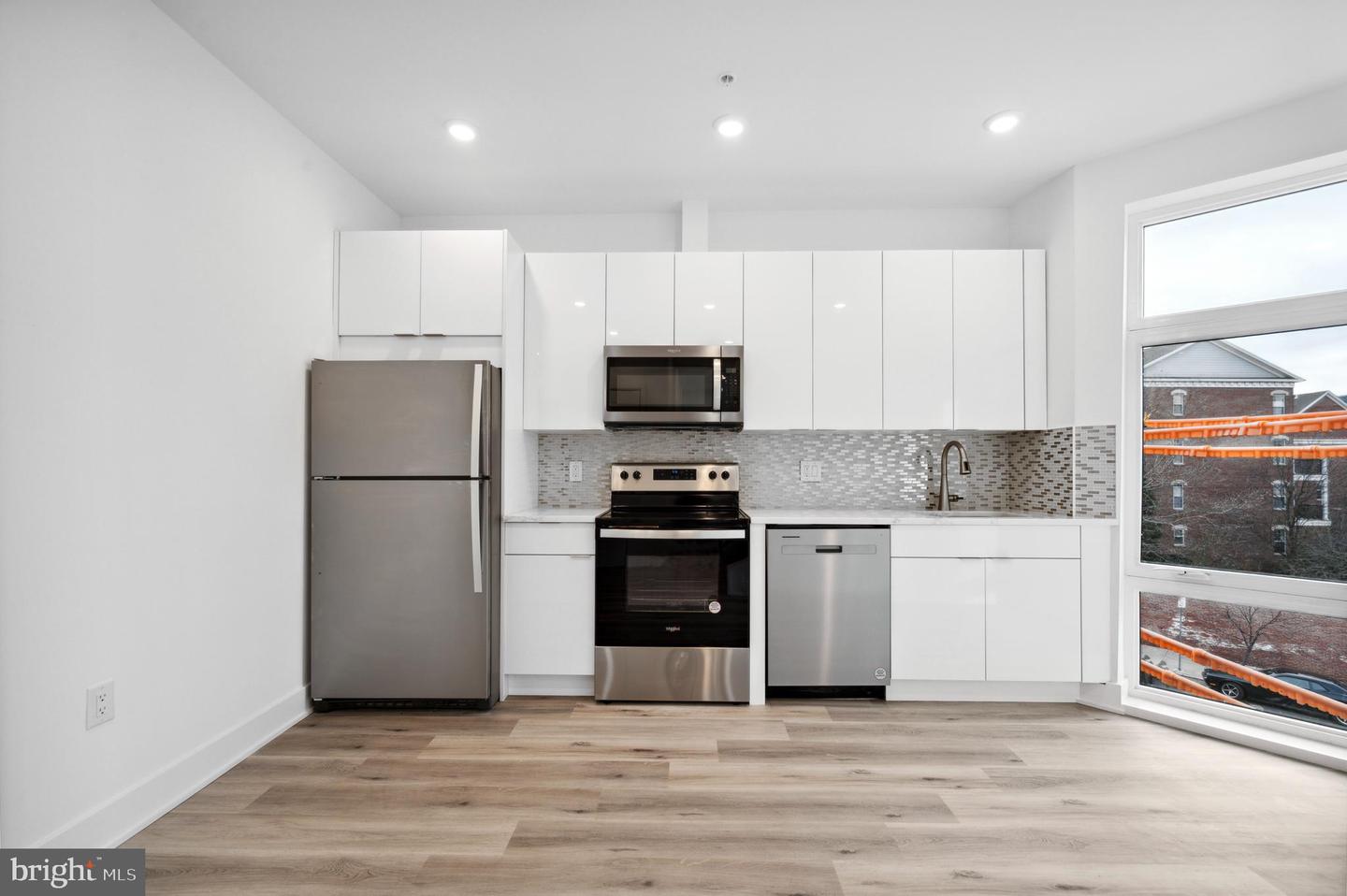 2301 GRAYS FERRY AVE #4