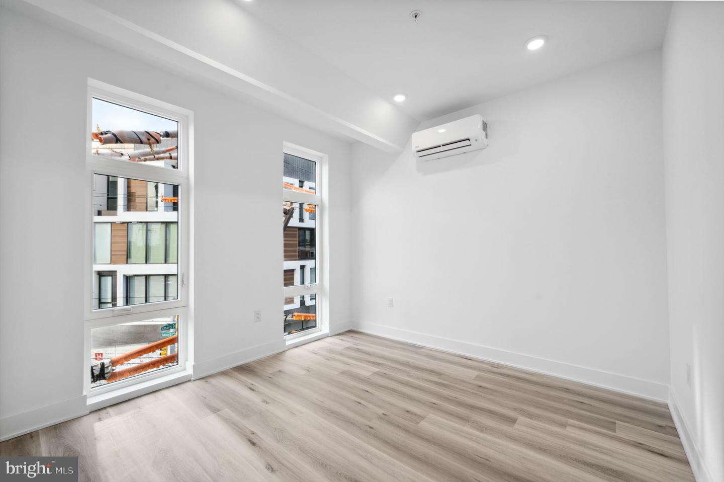 2301 GRAYS FERRY AVE #4