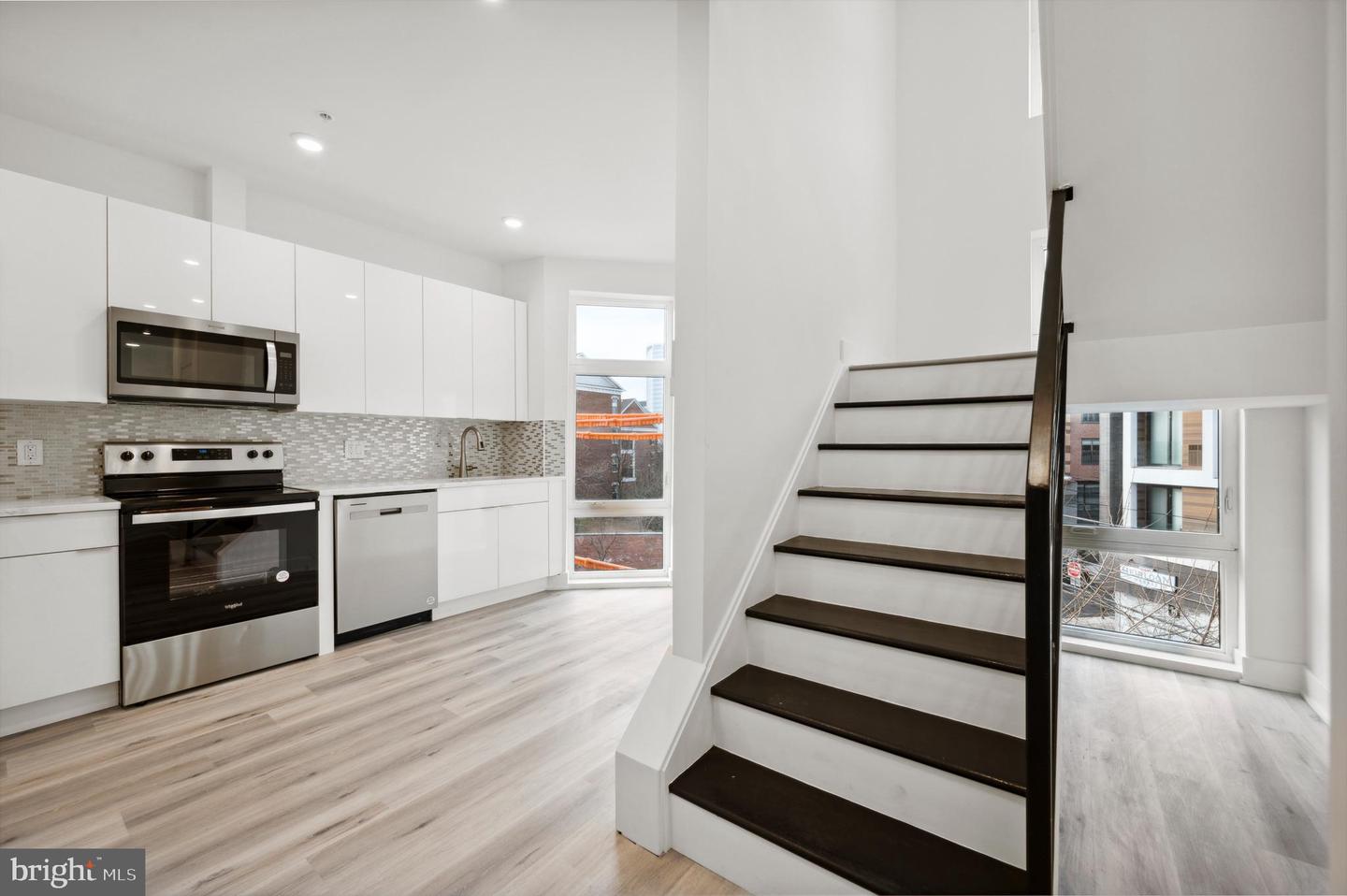 2301 GRAYS FERRY AVE #4