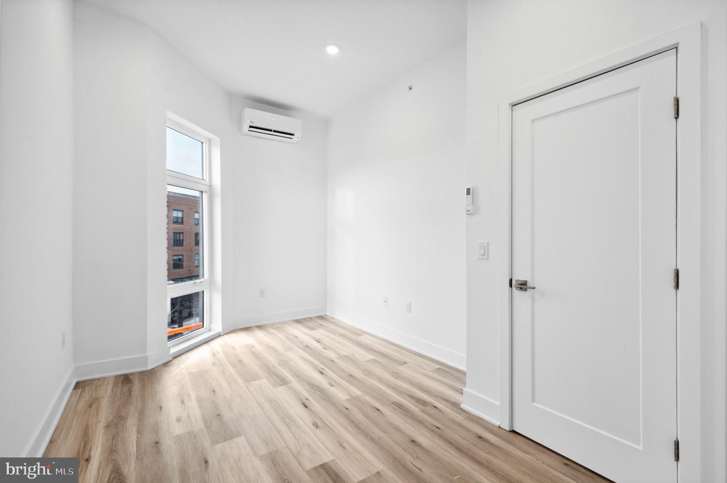 2301 GRAYS FERRY AVE #4