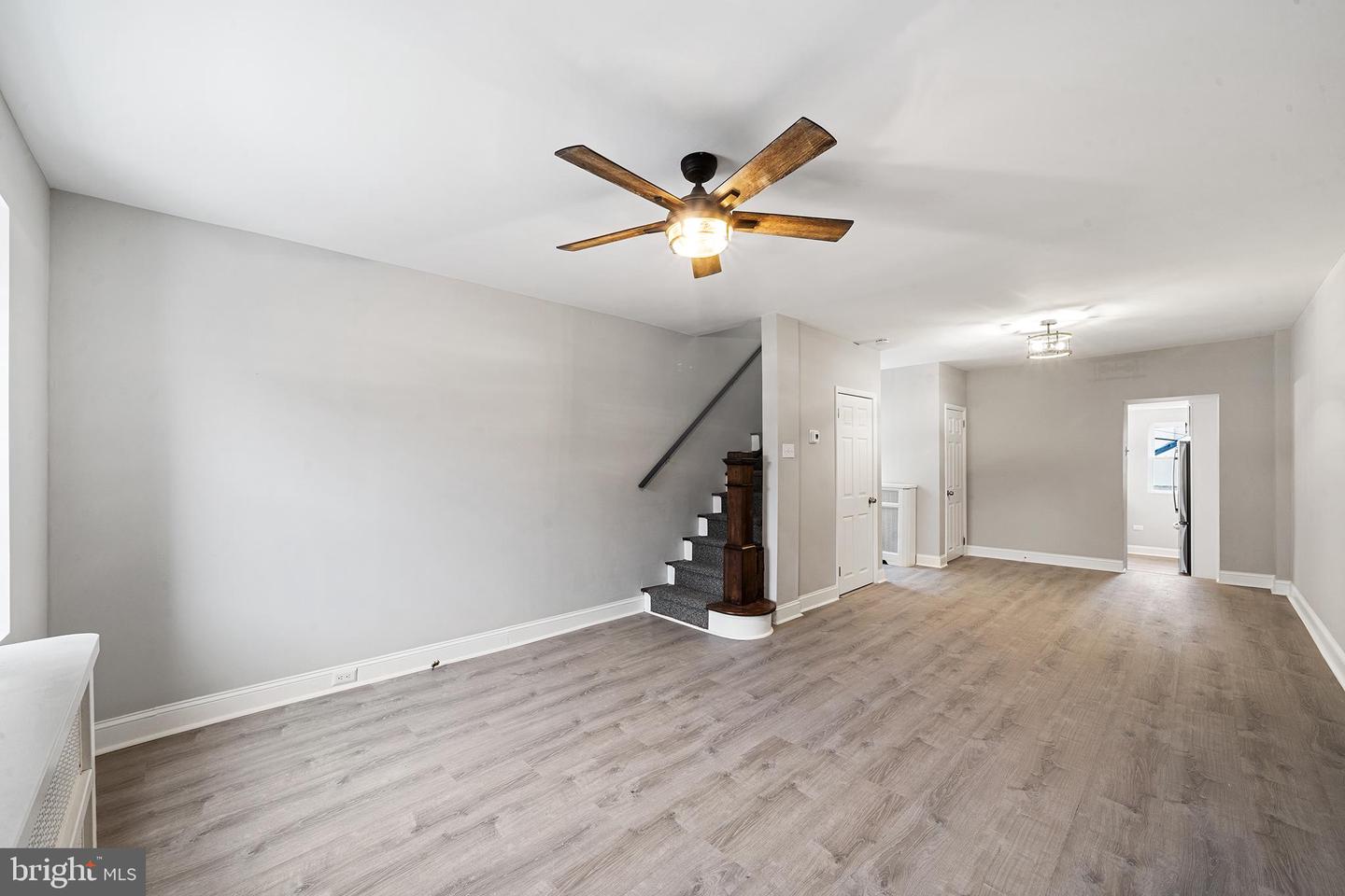407 Leverington Ave