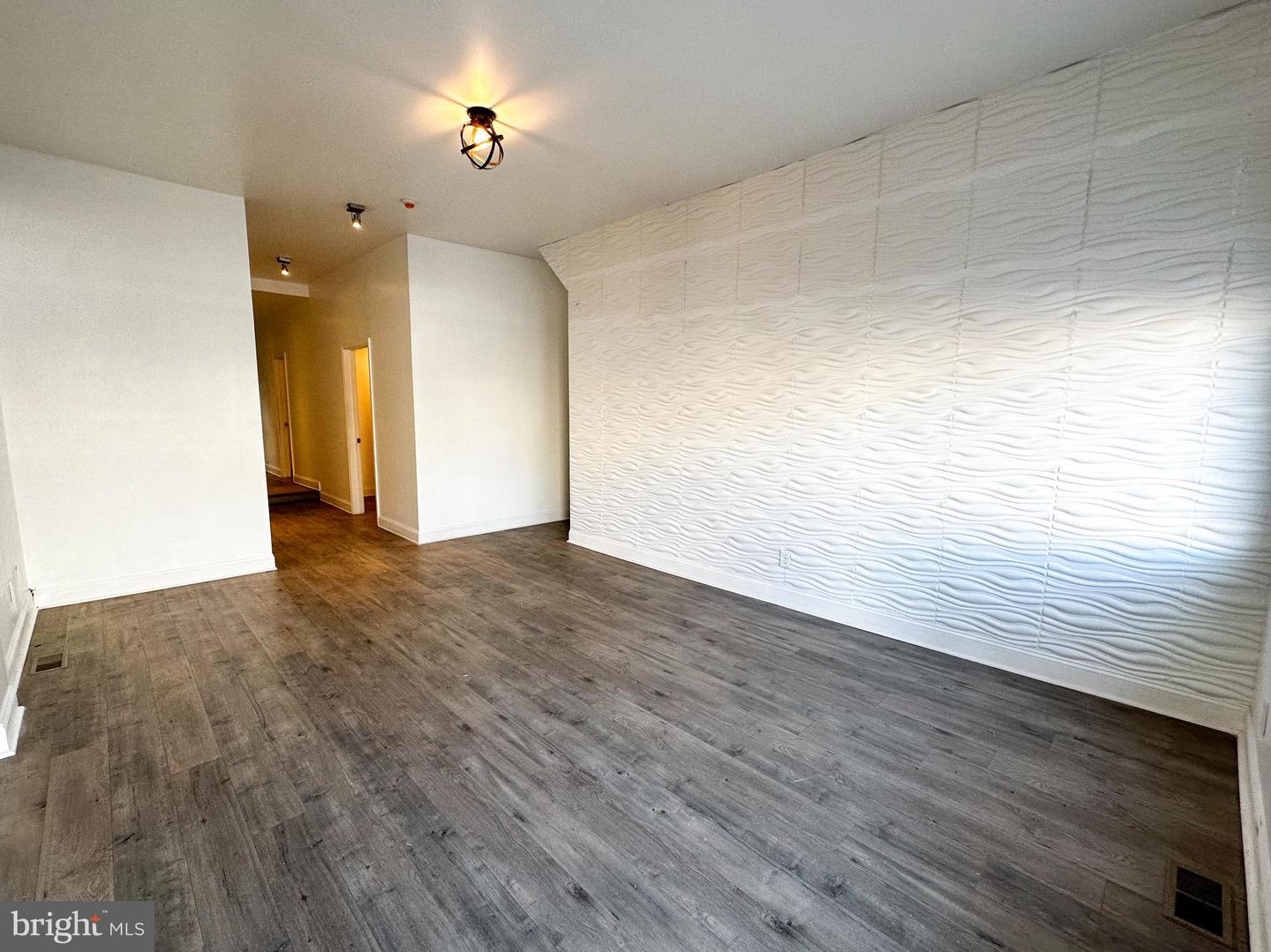 526 W Girard Ave #First Floor