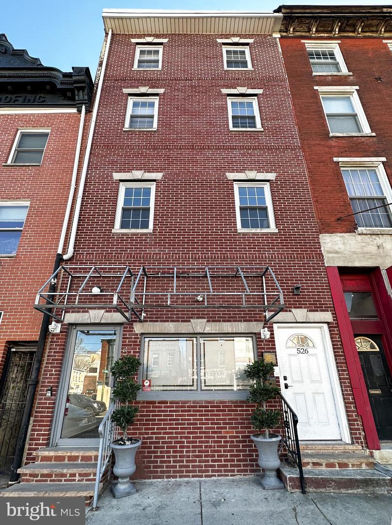 526 W Girard Ave #First Floor